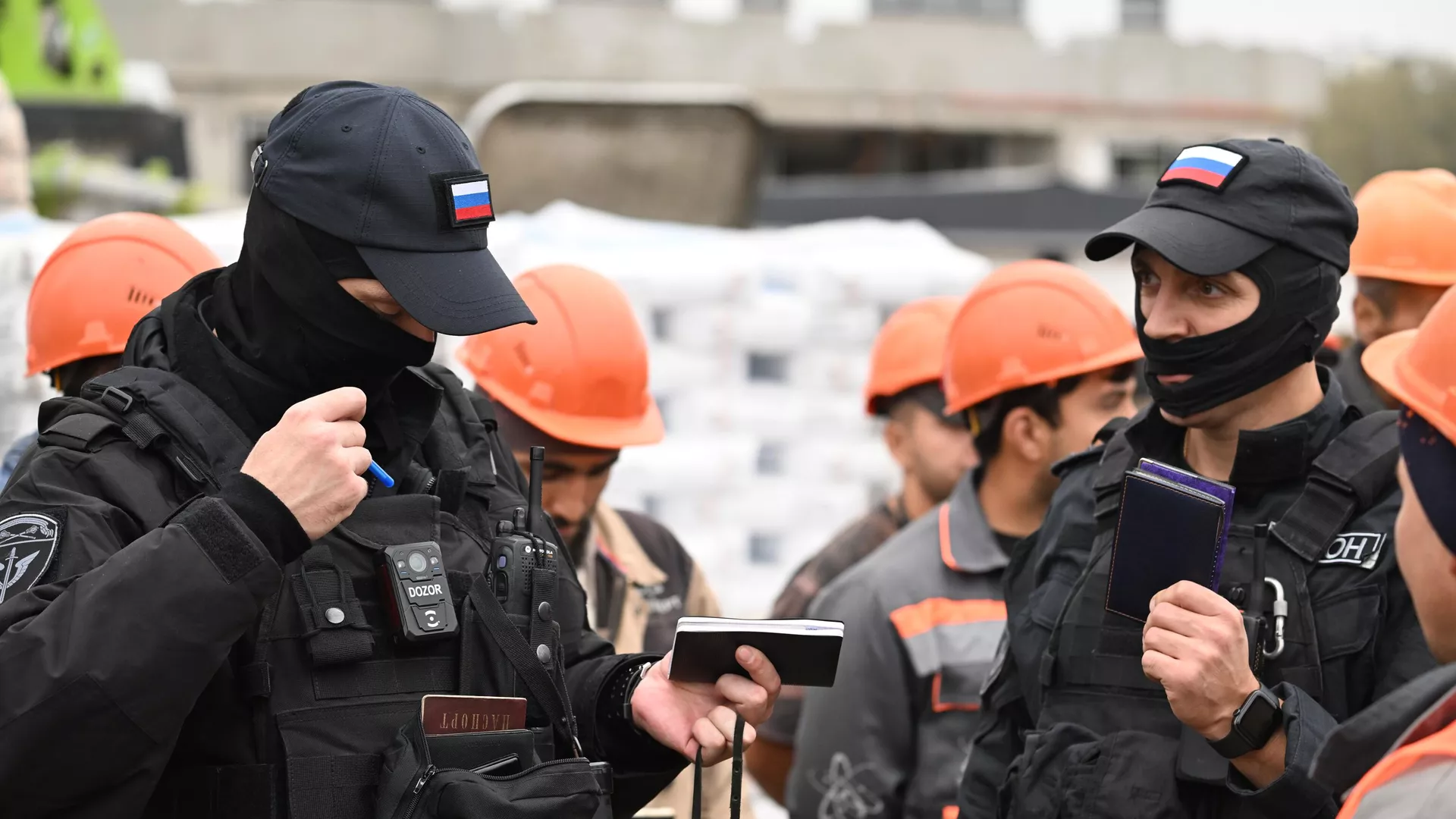 Нелегальных мигрантов обязали покинуть Россию до 30 апреля Нелегальных мигрантов обязали покинуть Россию до 30 апреля